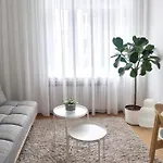 J Street Cozy Apartments - A2