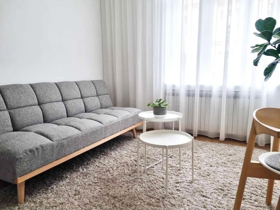 J Street Cozy - A2 Apartman